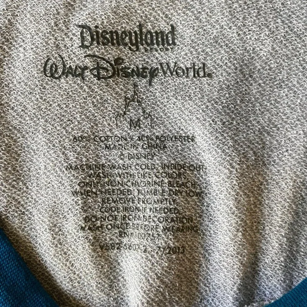 Disnesyland Resort sz M cotton Little Mermaid Long sleeve scoop neck sweat shirt - Picture 7 of 7